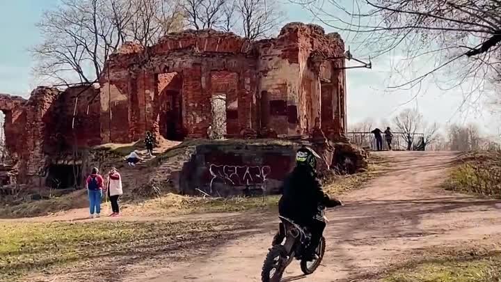 Руины Розового павильона, разрушенного в годы Великой Отечественной  ...