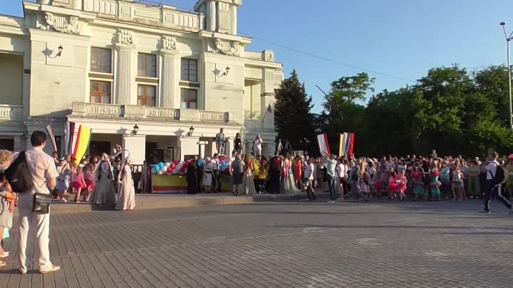 21 июня 2019 г. 3 ч. Евпатория.  Концерт  для  выпускников   школ..