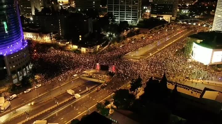 Протестующие в Израиле требуют новых выборов правительства и освобож ...