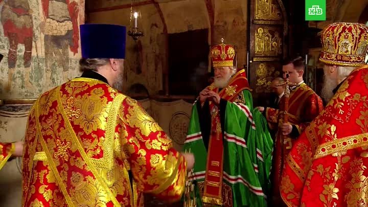 Патриарх Московский и всея Руси служит благодарственный молебен