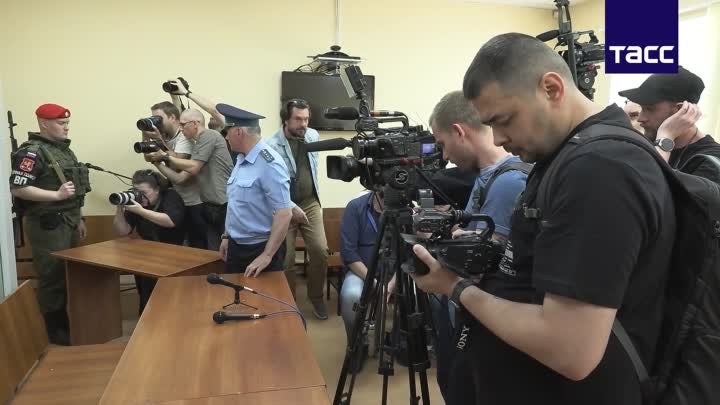 Прокуратура по делу генерала Попова выступила против смягчения меры  ...