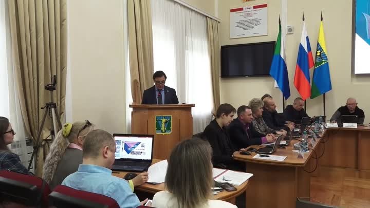 Глава Комсомольска Александр Жорник отчитался перед депутатами о сво ...