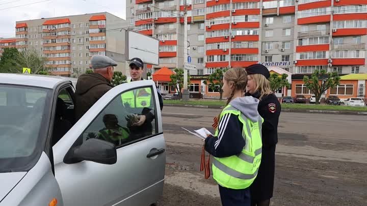 Сотрудники тамбовской Госавтоинспекции в преддверии Дня Победы вручи ...