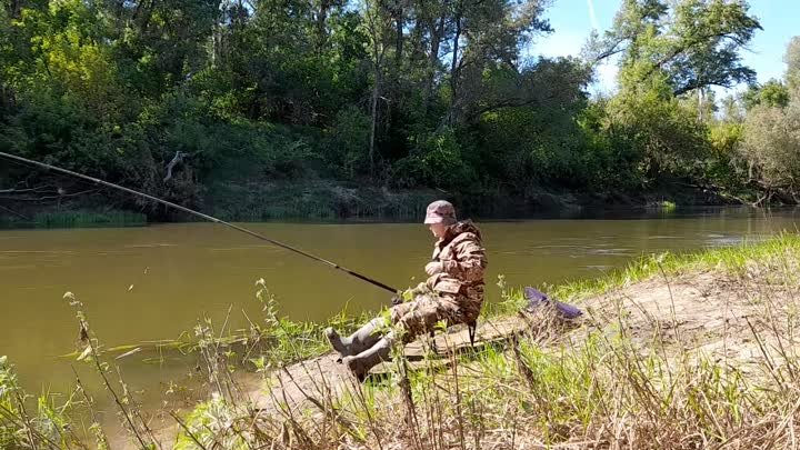 Ловля Рыбы на Удочку Весной. Ловим рыбу в ураган. РЫБАЛКА НА ПОПЛАВОК.