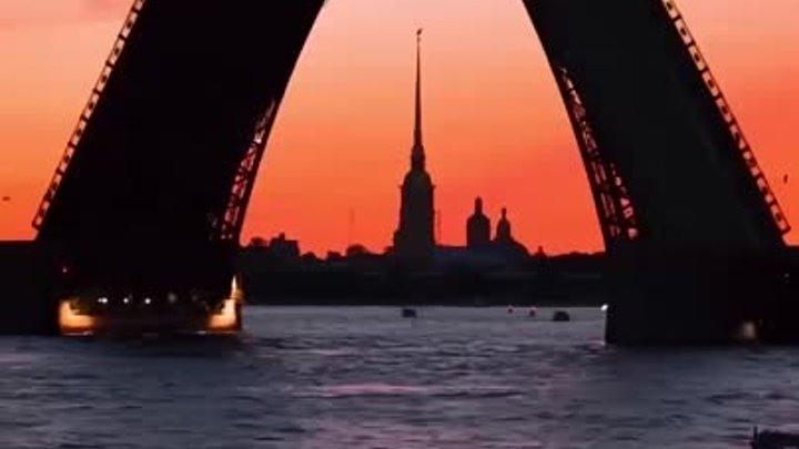 Поющие мосты в Петербурге