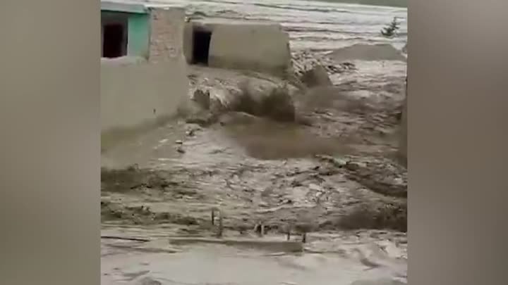 Центральная часть Афганистана переживает масштабное наводнение