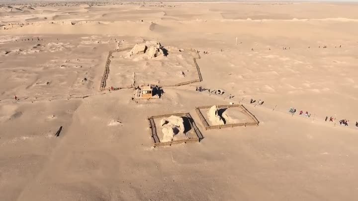Исследователи раскопали странный древний  город в пустыне Гоби