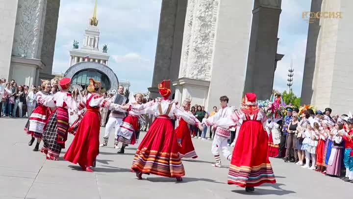 Свадебная церемония 12 молодоженов