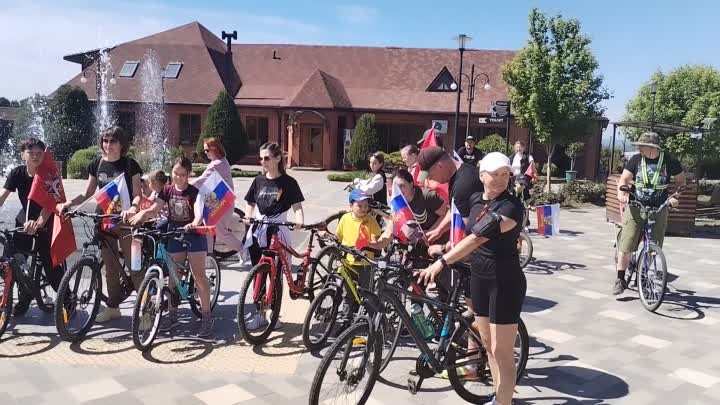 Благодарим всех участников семейного велопробега и ждём на нашем сле ...