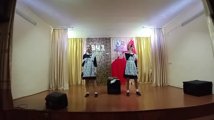 "Школьный вальс"Карина и Кристина"
