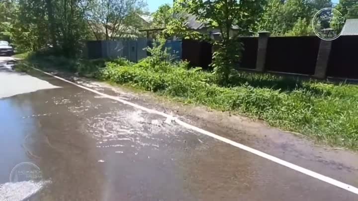 Канализационные реки затопили улицу Говорова
