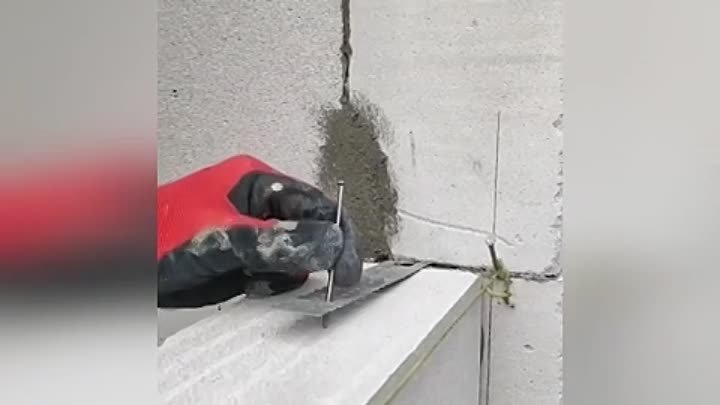 Крепление перегородок к несущим стенам на пластины
