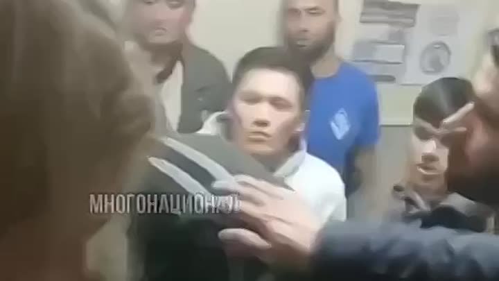 Узбек в Екатеринбурге
Бурхониддин Муродов кинулся на сотрудницу мигр ...