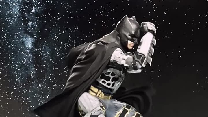 Темный рыцарь и его приемы рукопашного боя - косплей Бэтмена по всел ...