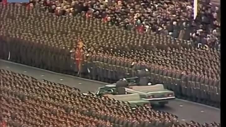Парад войск на Красной площади в Москве, 7 ноября 1987 г. Кинохроника