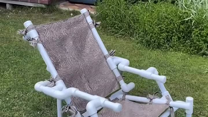 Кресло из пластиковых труб