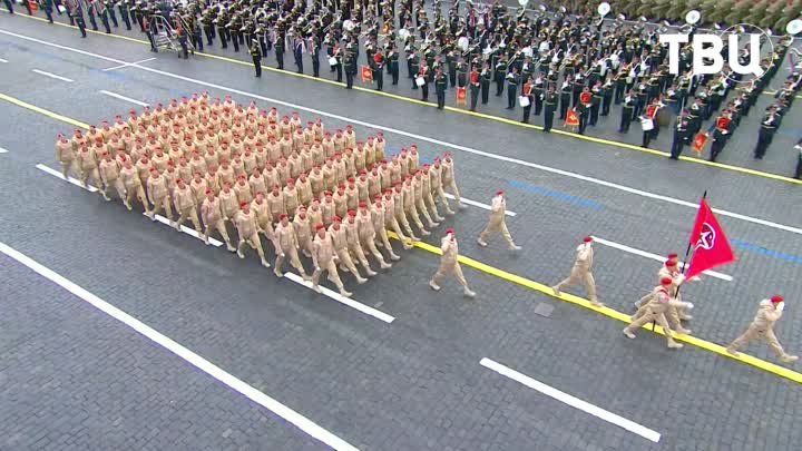 Участники спецоперации прошли на параде в Москве
