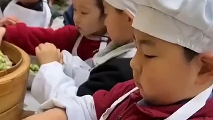 Китайцы приучают к труду с детства 