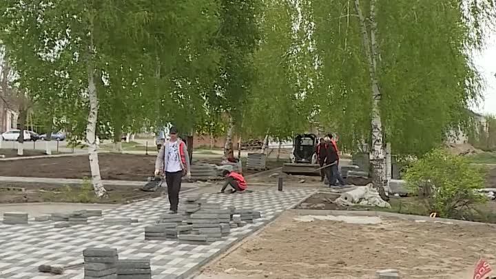 В селе Падинском начали благоустраивать парковую зону