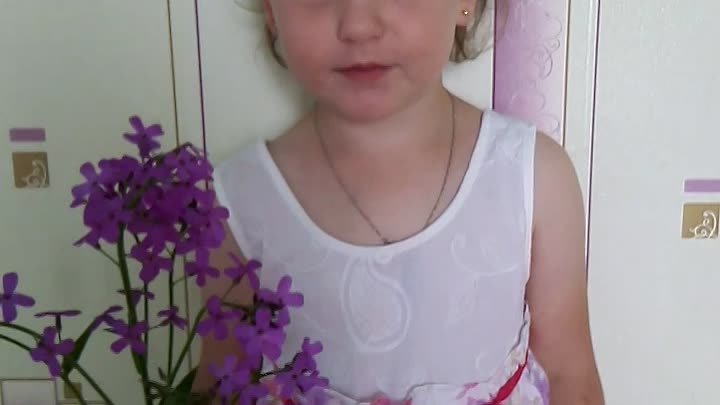 Анохина Диана, 3 года "12 июня" Т. Бокова