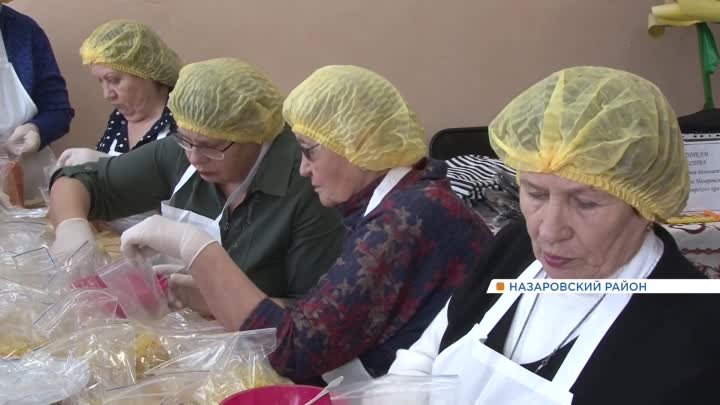 Активистки из Красной Поляны делают сухие супы для бойцов СВО