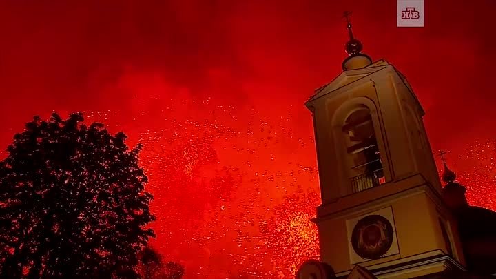 Праздничный салют в Москве