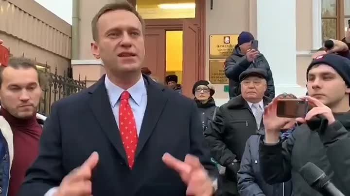 Алексей Навальный благодарит смелых депутатов, которые решили провес ...