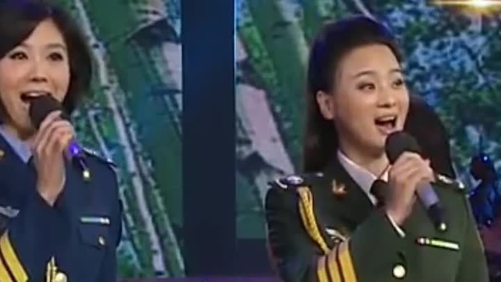 Китайцы поют Катюшу. Молодцы! Очень красиво поют и душевно!