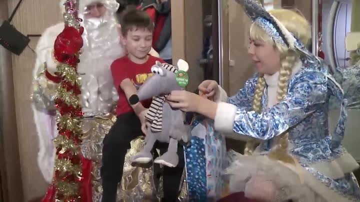 Дед Мороз и Метросеть дарят праздник в Нефтеюганске