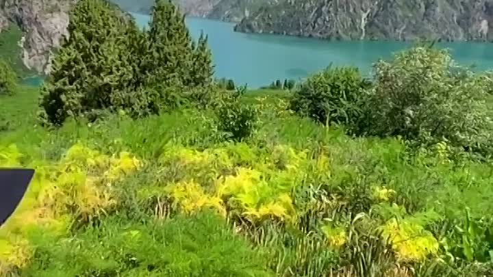 Озеро Сары-Челек. Кыргызстан