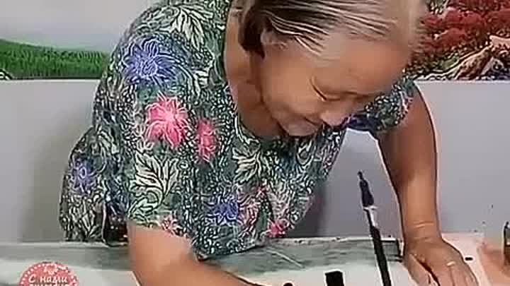 Эта бабушка - талант!