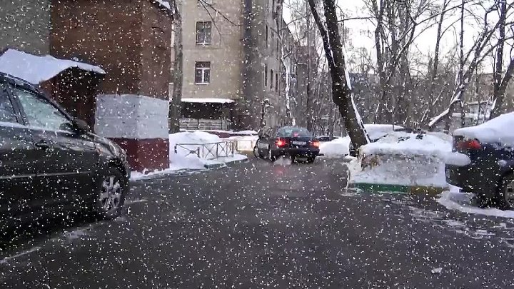 Сальвадоре падает снег. Снег падает на дорогу. Машина вываливает снег. Фото снега падающего из окна. Любаша снег.