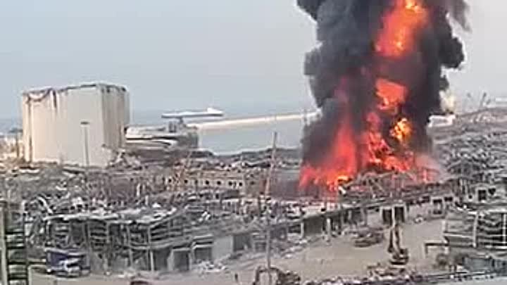 В порту Бейрута опять пожар
