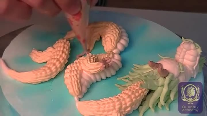 Quenary Academy Advanced Cake Decoration - Piping Demo - Chinese Dragon