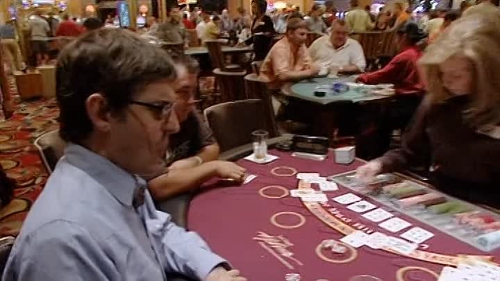 Louis Theroux plays Baccarat - Gambling in Las Vegas - BBC 