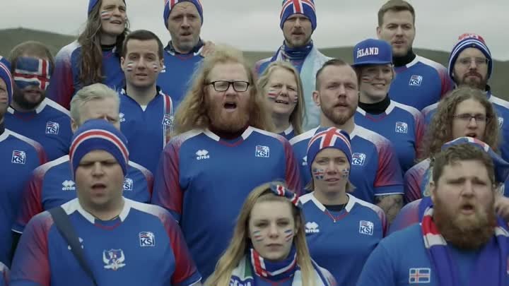 ...Исландские болельщики спели «Калинку»