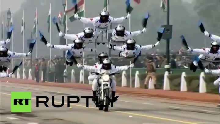 Индийские пограничники исполнили трюки на мотоциклах