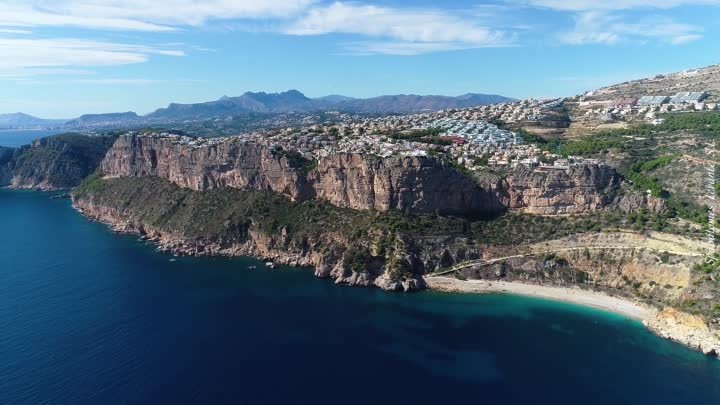 Вилла от застройщика в Cumbre Del Sol, Испания, комплекс Lirios у моря