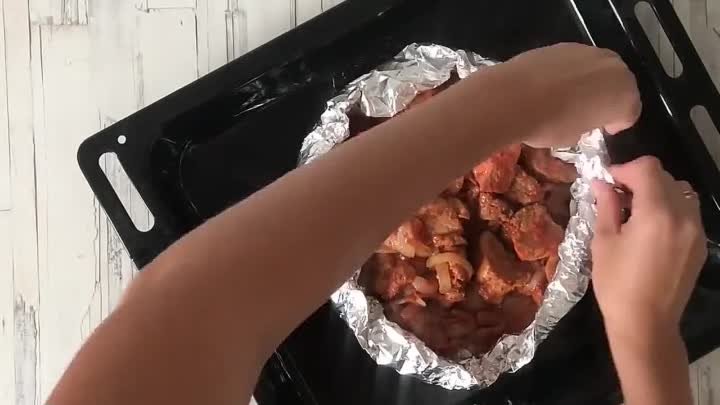 Мясо кусочками в духовке