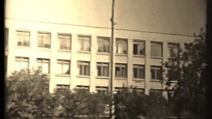 Далматовская средняя школа №2 в 1977 году. Урок истории ведёт З.А. Б ...