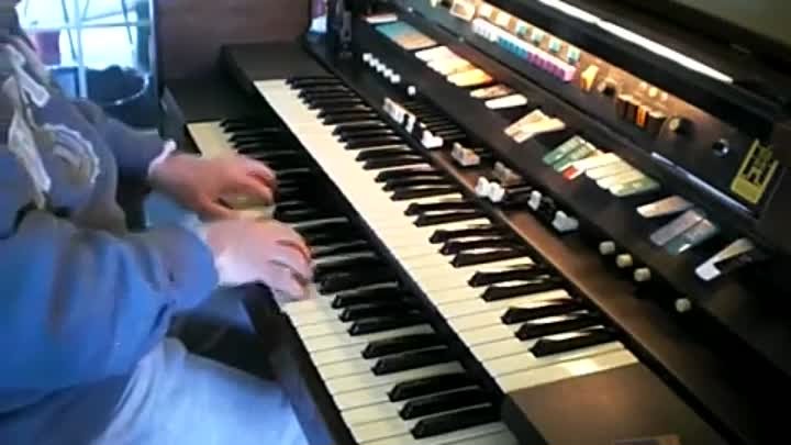 Mike Reed plays Stormy Monday on his Hammond Organ-360p.mp4