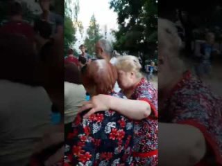 Фрагмент Встречи кандидата Е.Леоновой и М.Косенкова с жителями дома  ...