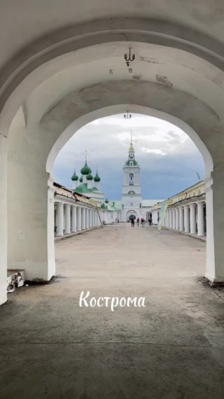 Кострома весной. Торговые ряды.