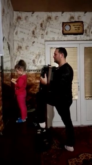 Леонид с дочкой поют каким ты был