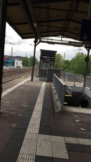 DBAHN DELAYING NATIONAL TRAINS SO I CANT GET HELP