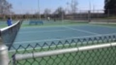 Фрезно(США)7 февраля 2021г.Лилл и Пол играют в теннис.