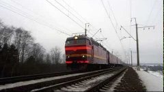 Электровоз ЧС2Т-1039 с составом поезда (СПб → Москва)