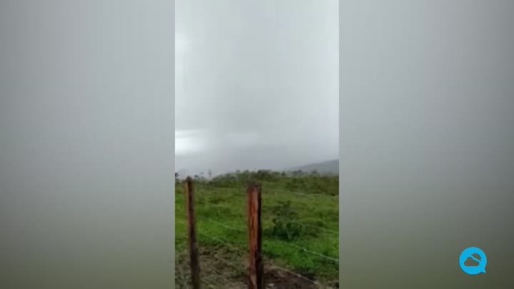 A man is almost struck by lightning in Minduri, Brazil