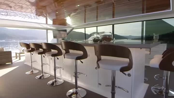 Houseboat 'Infinity'