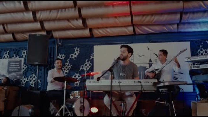 Uzeyir Mehdizade - Yaxsi Olar  ( Official Video Clip ) 2018